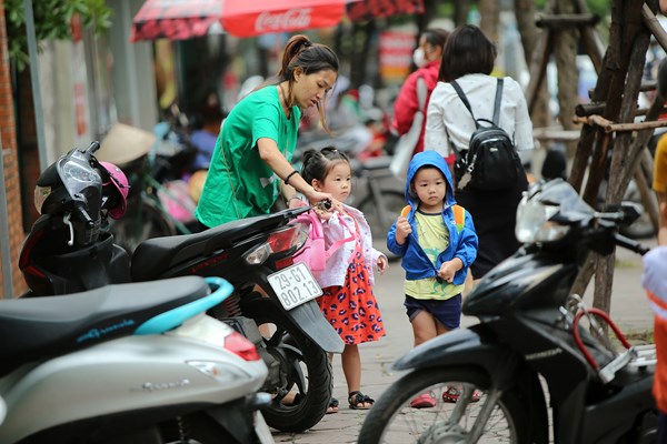 Người Hà Nội chủ động trước gió lạnh đầu mùa - Anh 9