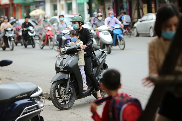 Người Hà Nội chủ động trước gió lạnh đầu mùa - Anh 7