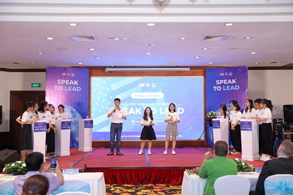 Vòng chung kết cuộc thi hùng biện Tiếng Anh Speak to Lead 2020 - Anh 1