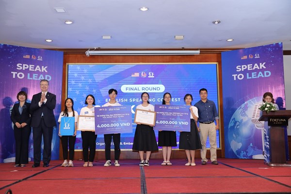 Vòng chung kết cuộc thi hùng biện Tiếng Anh Speak to Lead 2020 - Anh 2