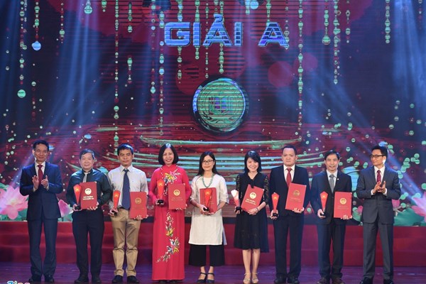 Giải thưởng Sách Quốc gia lần thứ ba: Trao giải A cho 3 tác phẩm - Anh 1