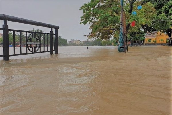 Bão số 6 hướng vào Quảng Nam-Bình Định, Quảng Nam mưa to, lũ tiếp tục lên - Anh 3