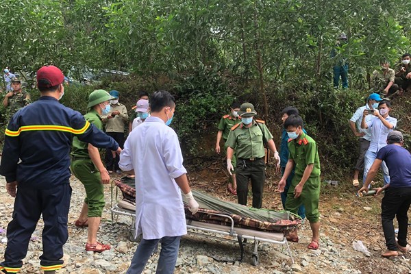 Sạt lở thuỷ điện Rào Trăng 3: Đau lòng từ hiện trường tan hoang - Anh 8