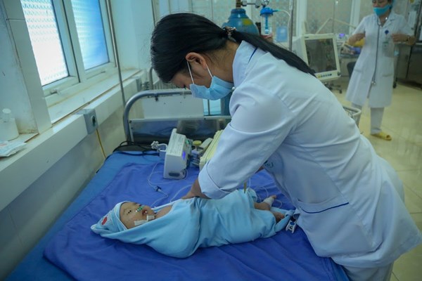 Đã có kết luận về trường hợp trẻ tử vong sau khi tiêm vắc xin 5 trong 1 tại Sơn La - Anh 1