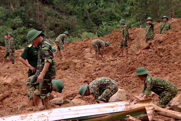 Đoàn cán bộ, chiến sĩ gặp nạn trong lúc đi cứu hộ ở thủy điện Rào Trăng 3 (Thừa THiên Huế): Những tia hy vọng cuối cùng đã không còn - Anh 2