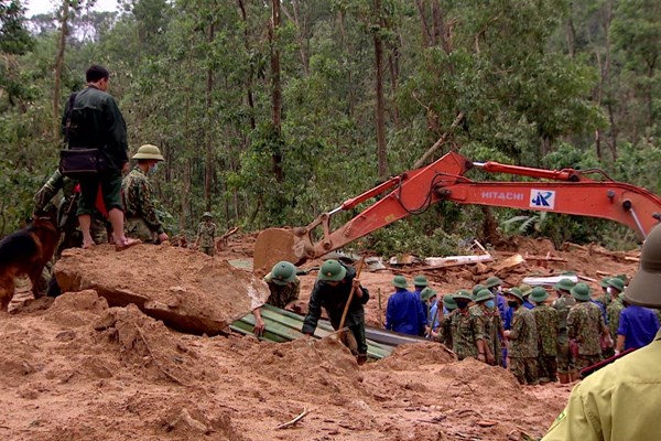Đoàn cán bộ, chiến sĩ gặp nạn trong lúc đi cứu hộ ở thủy điện Rào Trăng 3 (Thừa THiên Huế): Những tia hy vọng cuối cùng đã không còn - Anh 3
