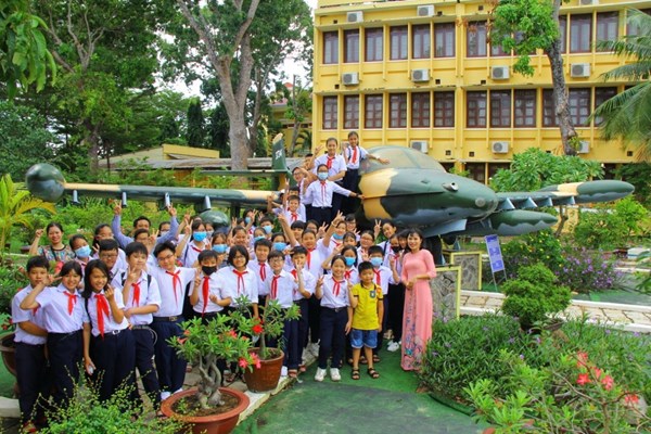 Bảo tàng thành trường học cho các em học sinh - Anh 2