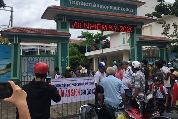 Làm rõ dấu hiệu “bớt xén” suất ăn của học sinh - Anh 2