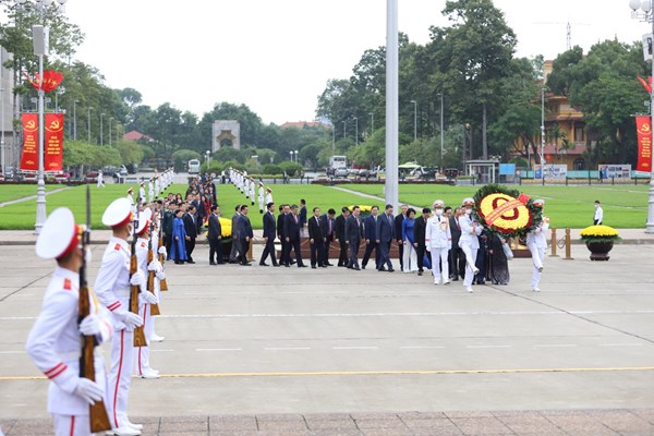 Khai mạc kỳ họp thứ 10, Quốc hội khoá XIV : Bàn chống dịch và duy trì tăng trưởng năm 2021 - Anh 1