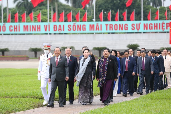 Khai mạc kỳ họp thứ 10, Quốc hội khoá XIV : Bàn chống dịch và duy trì tăng trưởng năm 2021 - Anh 3