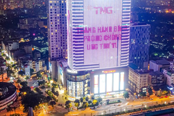 Đồng loạt thắp sáng màu hồng, kêu gọi cộng đồng phòng chống ung thư vú - Anh 2