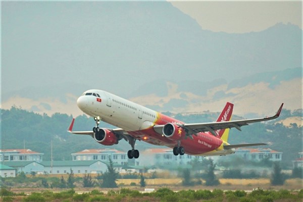 Vietjet triển khai chính sách hỗ trợ hành khách đến và đi khu vực miền Trung - Anh 3