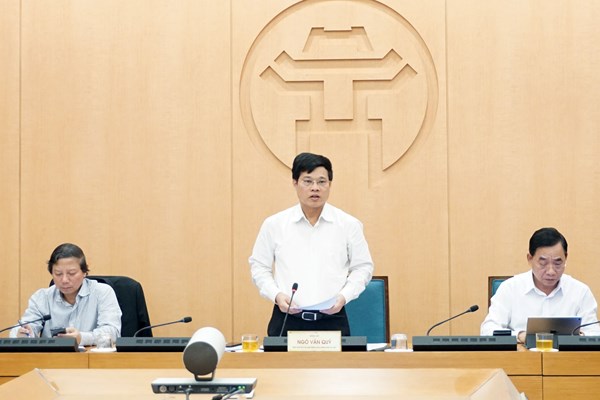 Hà Nội yêu cầu tuần sau phải có chuyển biến trong việc đeo khẩu trang nơi công cộng - Anh 1