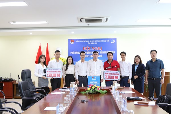 Tỉnh Đoàn Quảng Ninh ủng hộ gần 200 triệu đồng các tỉnh miền Trung bị thiệt hại do mưa lũ - Anh 2