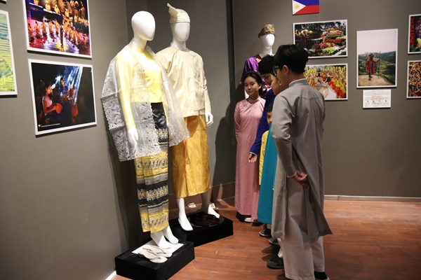 Văn hóa ASEAN qua trang phục truyền thống - Anh 2