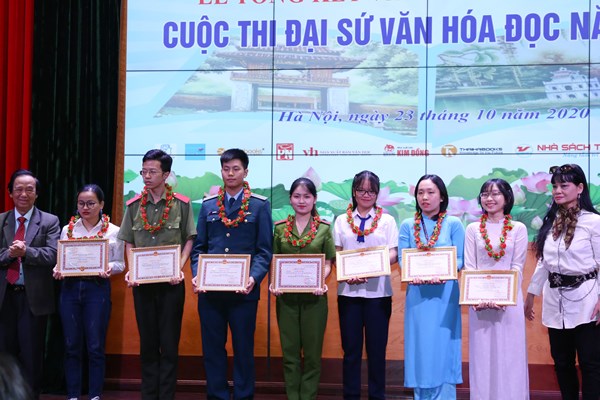 Hơn 1 triệu học sinh, sinh viên tham gia cuộc thi Đại sứ Văn hoá đọc 2020 - Anh 7