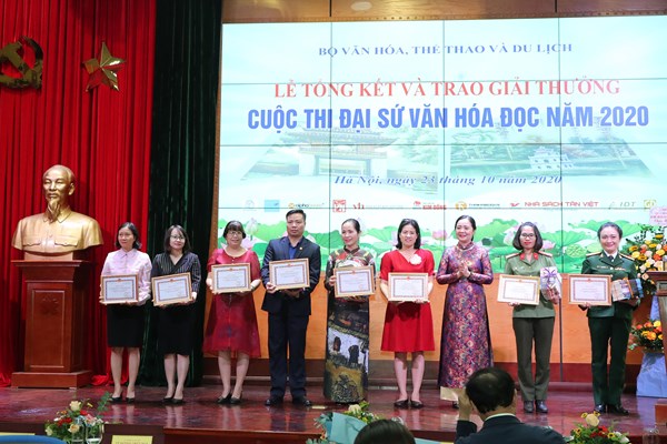 Hơn 1 triệu học sinh, sinh viên tham gia cuộc thi Đại sứ Văn hoá đọc 2020 - Anh 4