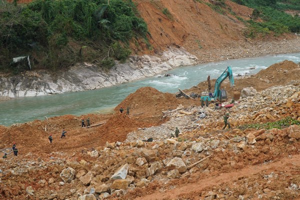 Tìm thấy thi thể thứ 5 tại thủy điện Rào Trăng 3 - Anh 2