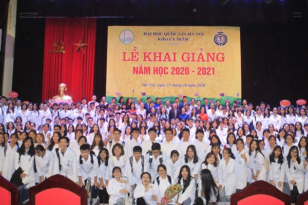 GS.Lê Ngọc Thành: Tân sinh viên Y - Dược cần trau dồi y đức khi còn ngồi trên ghế nhà trường - Anh 2