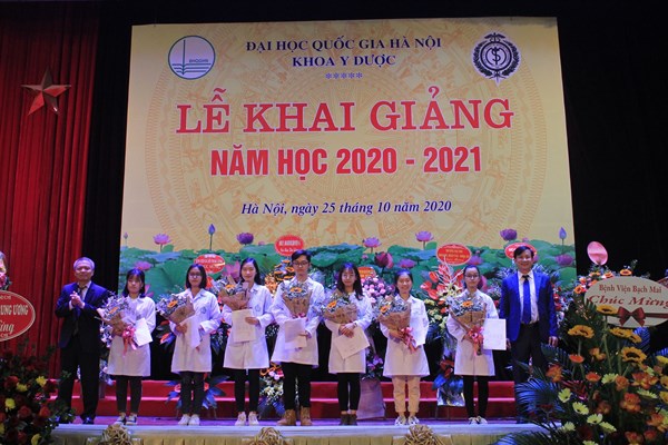 GS.Lê Ngọc Thành: Tân sinh viên Y - Dược cần trau dồi y đức khi còn ngồi trên ghế nhà trường - Anh 1