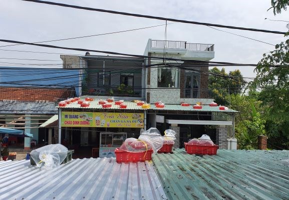 Quảng Nam: Khẩn trương chằng chống nhà cửa, sơ tán dân, triển khai các phương án ứng phó bão số 9 - Anh 1