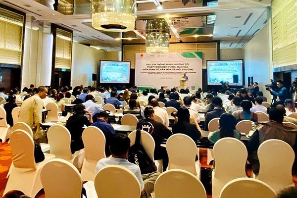 Gỡ “nút thắt” bằng du lịch thông minh - Anh 1