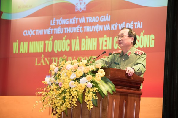 Trao giải cuộc thi sáng tác tiểu thuyết, truyện và ký “Vì an ninh Tổ quốc và bình yên cuộc sống