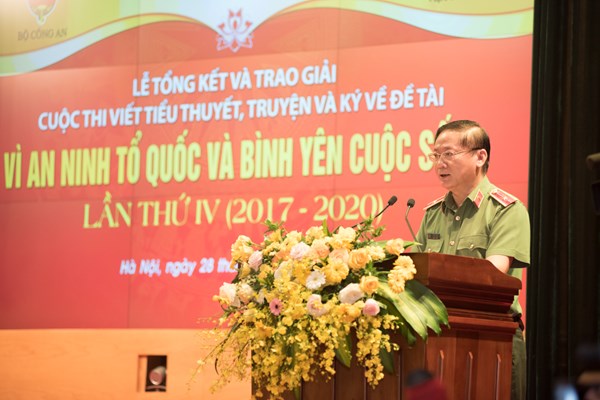 Trao giải cuộc thi sáng tác tiểu thuyết, truyện và ký “Vì an ninh Tổ quốc và bình yên cuộc sống