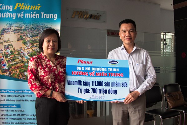 Người lao động Vinamilk ủng hộ gần 4 tỉ đồng hỗ trợ người dân vùng lũ - Anh 1