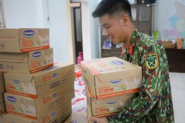 Người lao động Vinamilk ủng hộ gần 4 tỉ đồng hỗ trợ người dân vùng lũ - Anh 3