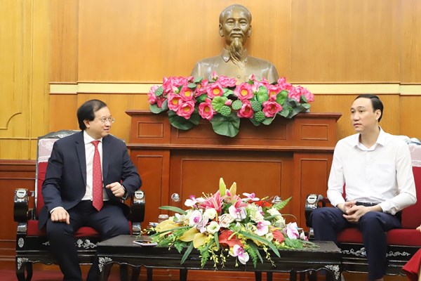 Bộ VHTTDL: Ủng hộ hơn 1,5 tỉ đồng hỗ trợ đồng bào các tỉnh miền Trung bị bão lũ - Anh 1
