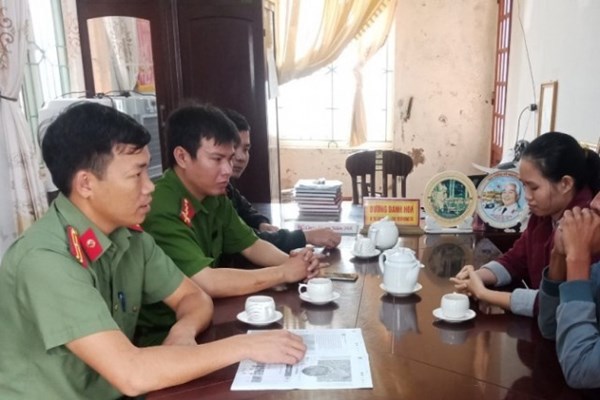 Đăng facebook sai sự thật, 2 phụ nữ bị công an gọi làm việc - Anh 2