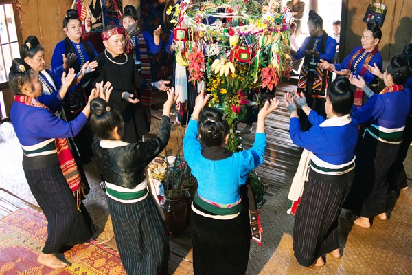 Nghệ thuật xòe Thái: Hồn cốt văn hóa của người Thái ở Tây Bắc - Anh 1