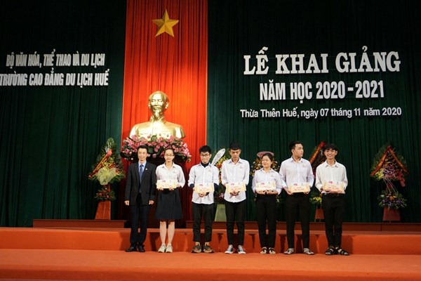 Trường Cao đẳng Du lịch Huế khai giảng năm học 2020-2021 - Anh 3