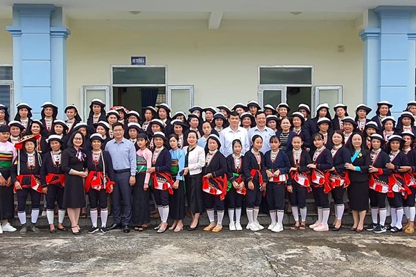 Bao ton trang phuc truyen thong cua nguoi Dao Quan chet - Anh 1
