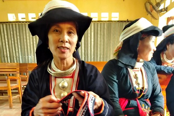 Bao ton trang phuc truyen thong cua nguoi Dao Quan chet - Anh 2