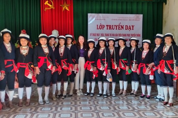 Bao ton trang phuc truyen thong cua nguoi Dao Quan chet - Anh 4