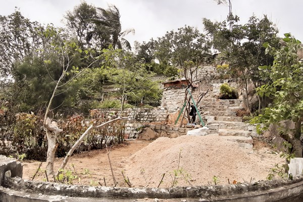 Biệt phủ “mọc tự nhiên” trong danh thắng quốc gia Ghềnh Ráng - Anh 2