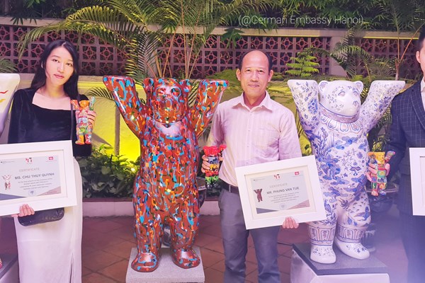 Trao giải thưởng 