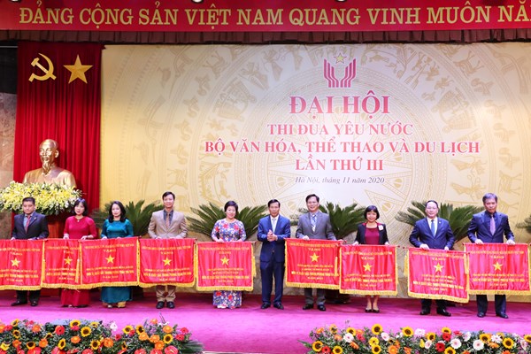 Công tác thi đua, khen thưởng của Bộ VHTTDL ngày càng được đổi mới, phát huy được sức mạnh tổng hợp - Anh 12