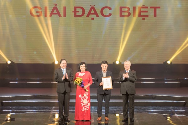 Trao giải  báo chí “Vì sự nghiệp đại đoàn kết toàn dân tộc” - Anh 3