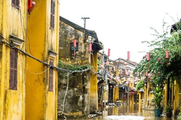 Hoàn lưu bão số 12: Mưa lớn, nhiều nơi ở Quảng Nam bị ngập lụt, sạt lở - Anh 2
