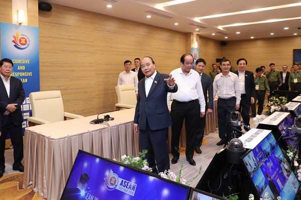 Thủ tướng Nguyễn Xuân Phúc kiểm tra công tác chuẩn bị Hội nghị Cấp cao ASEAN 37 - Anh 2