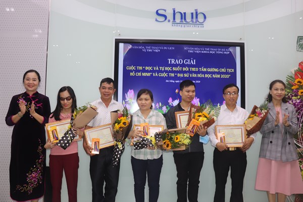 Trao giải cuộc thi Đọc và tự học suốt đời theo tấm gương Chủ tịch Hồ Chí Minh - Anh 1