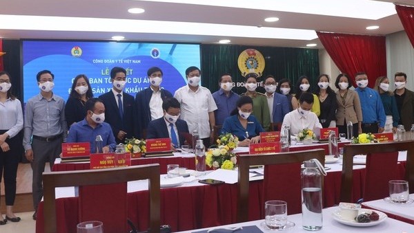 Bộ Y tế đã dự thảo xong quy định những địa điểm bắt buộc đeo khẩu trang - Anh 2