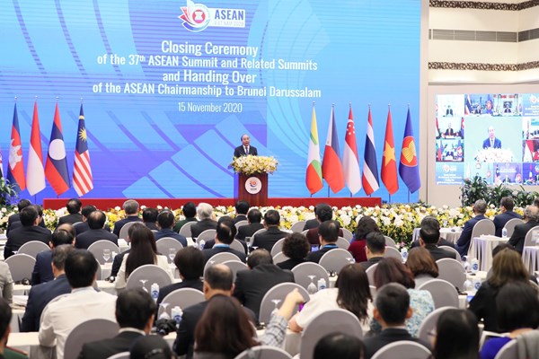 Bế mạc Hội nghị Cấp cao ASEAN lần thứ 37: Thông qua nhiều quyết sách quan trọng - Anh 2