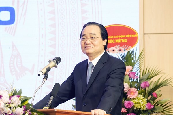 Vietjet tặng quà bay khắp Việt Nam, tri ân giáo viên tiêu biểu 2020 - Anh 2