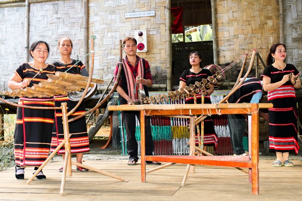 Khai mạc Tuần Đại đoàn kết các dân tộc - Di sản văn hóa Việt Nam: Những thanh âm mang dáng hình đất nước - Anh 3