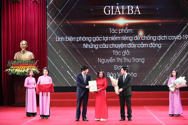 Trao giải thưởng báo chí về Văn hóa ứng xử - Anh 5