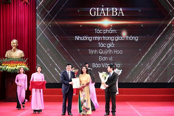 Trao giải thưởng báo chí về Văn hóa ứng xử - Anh 6